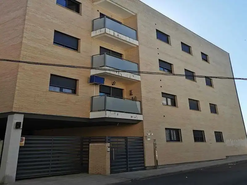 Vista exterior de Garatge en venda en Almendralejo, Badajoz