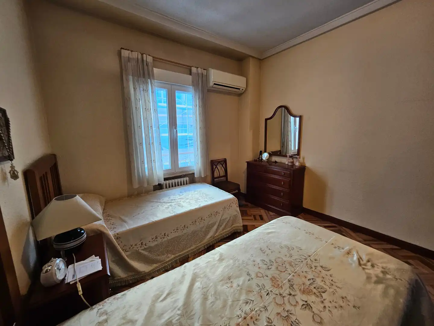 Bedroom of Flat for rent in Madrid  with Air Conditioner, Heating and Furnished