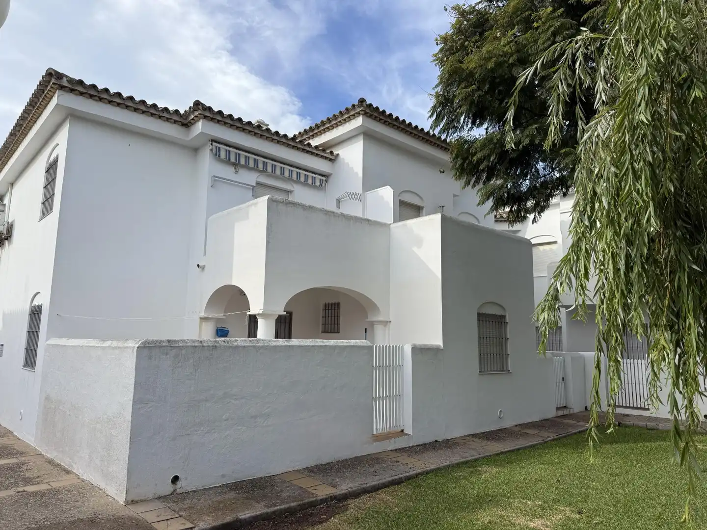 Exterior view of Apartments for sale in Chiclana de la Frontera  with Terrace, Furnished and Community pool