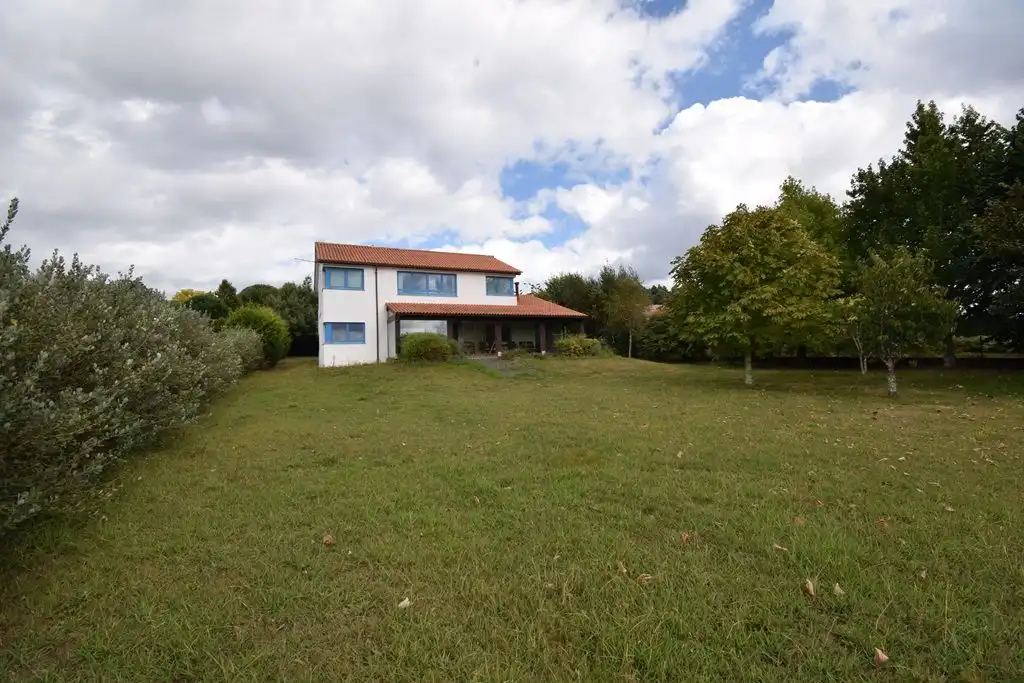 Houses for sale in Miño  with Heating, Parquet flooring and Storage room