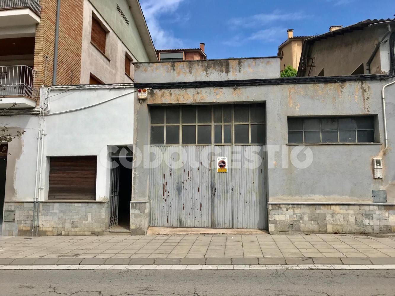 Vista exterior de Nau industrial de lloguer en Torelló