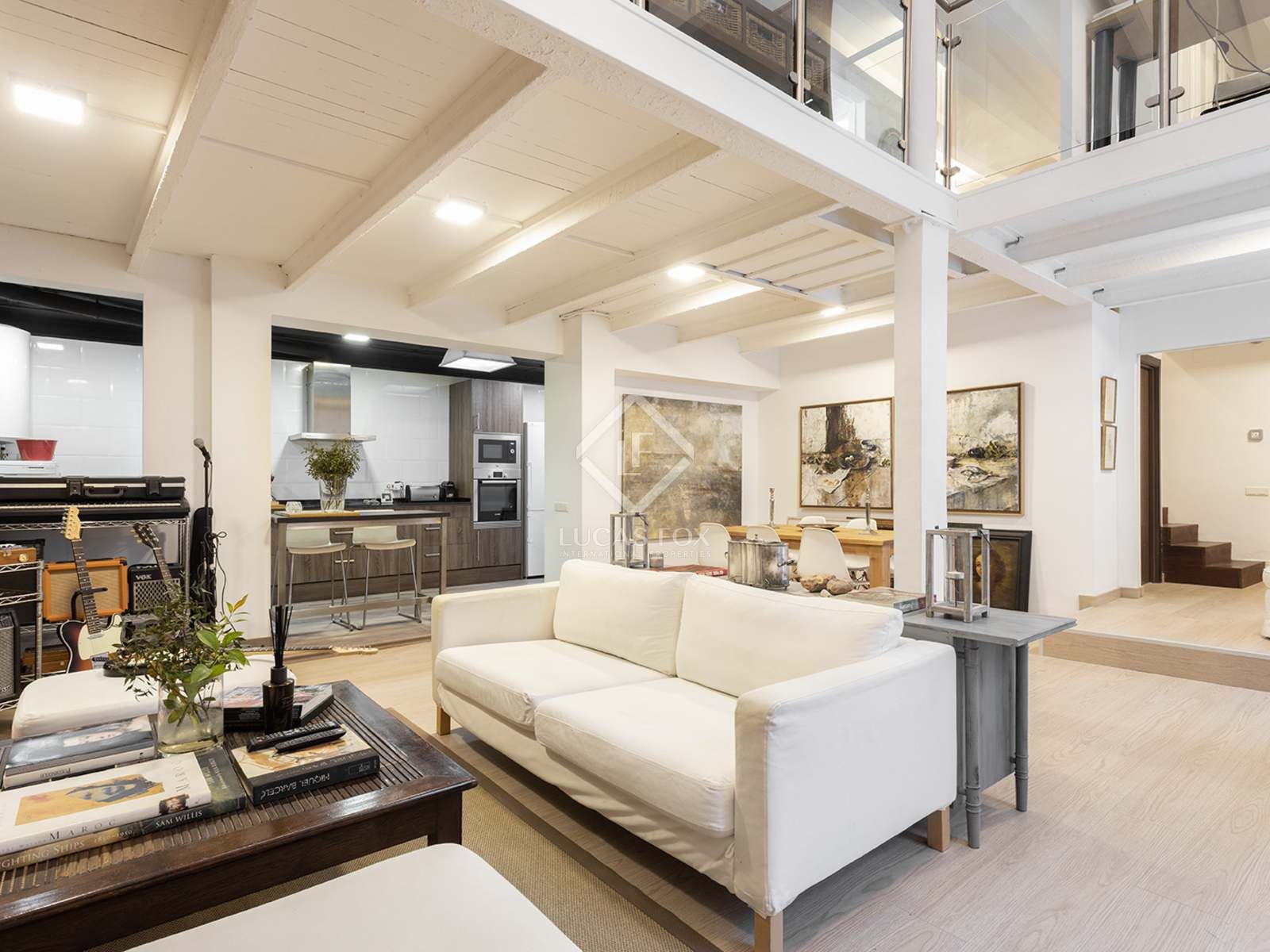 Sala de estar de Loft en venta en  Barcelona Capital con Calefacción, Parquet y Terraza