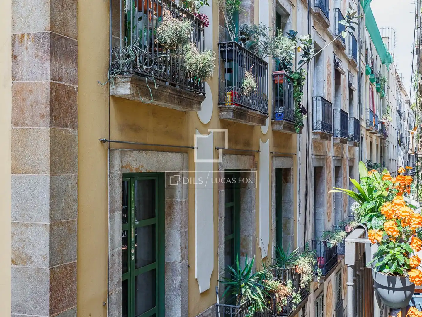 Vista exterior de Piso en venta en Barcelona con Aire acondicionado y Balcón