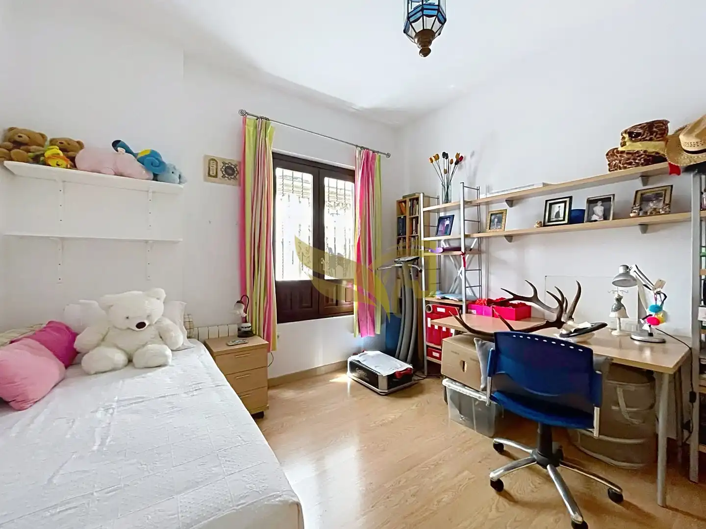 Bedroom of Flat for sale in Sevilla  with Air Conditioner, Heating and Storage room