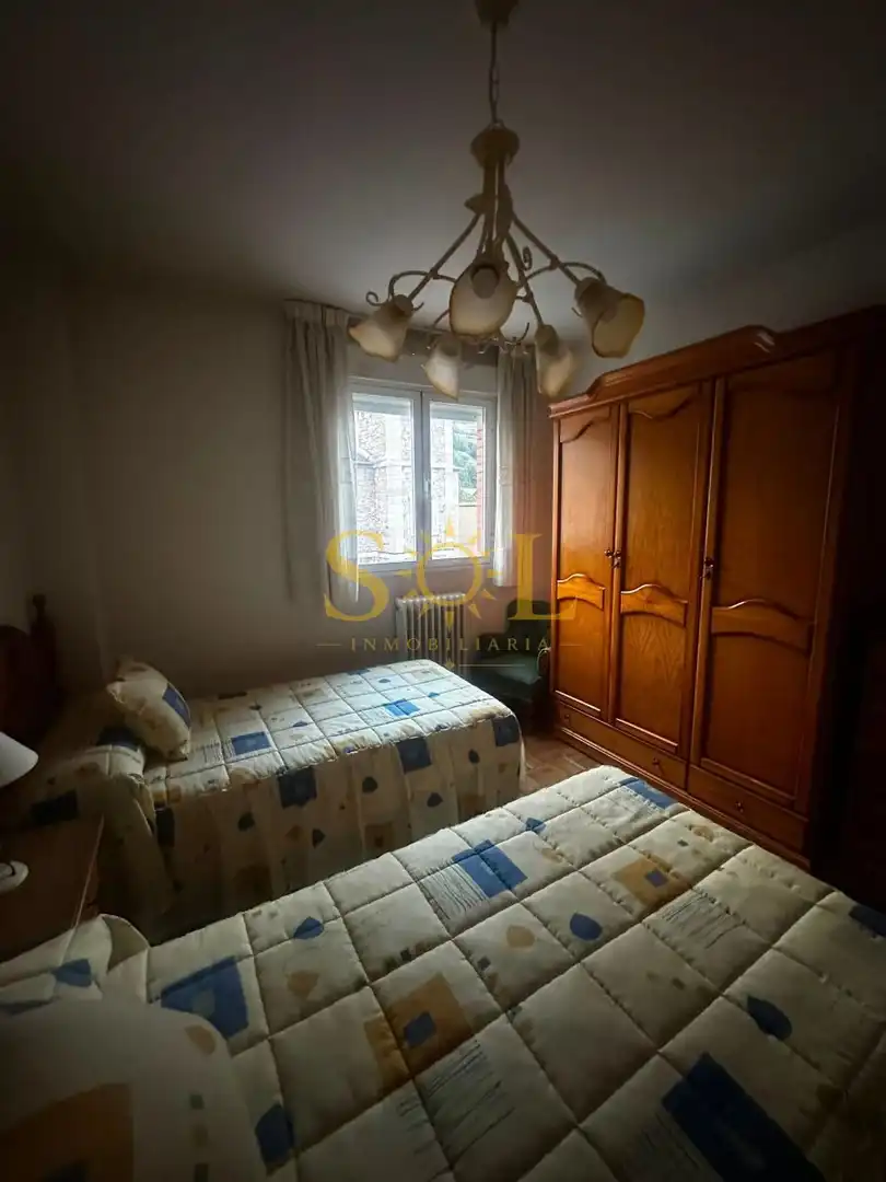 Habitación de Piso en venta en La Pola de Gordón  con Calefacción, Parquet y Amueblado