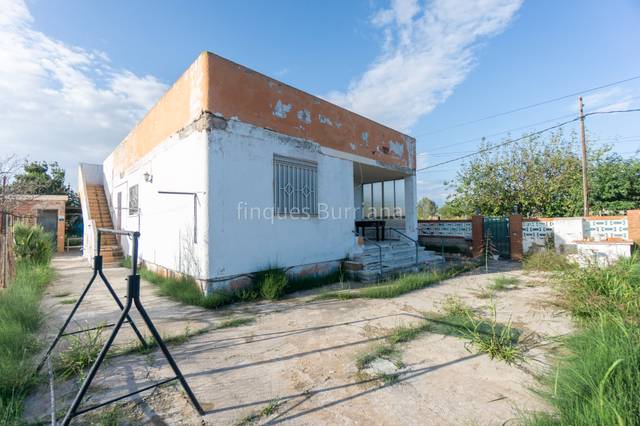 Casa-chalet en Venta en Piscinas