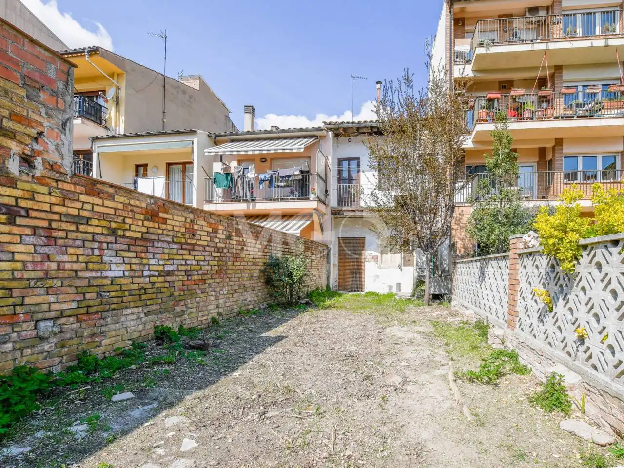 Vista exterior de Casa o xalet en venda en Vic amb Jardí privat