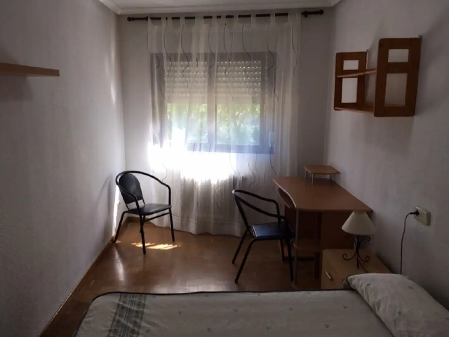 Habitación de Piso de alquiler en Salamanca con Calefacción, Jardín privado y Parquet