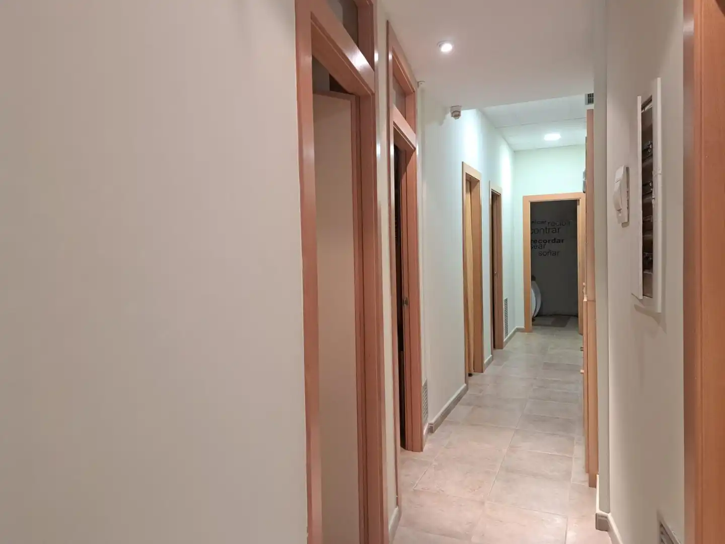 Local en venda en Requena amb Aire condicionat