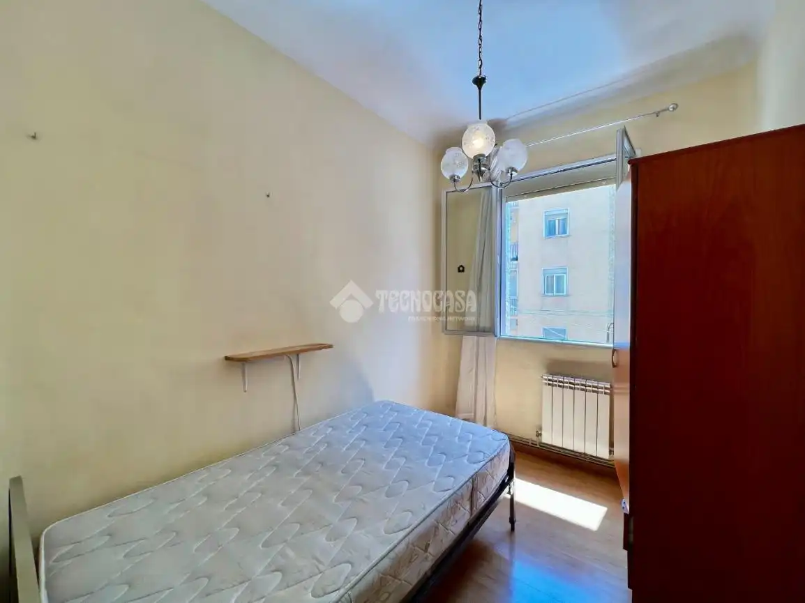 Bedroom of Flat for sale in Madrid  with Air Conditioner and Heating