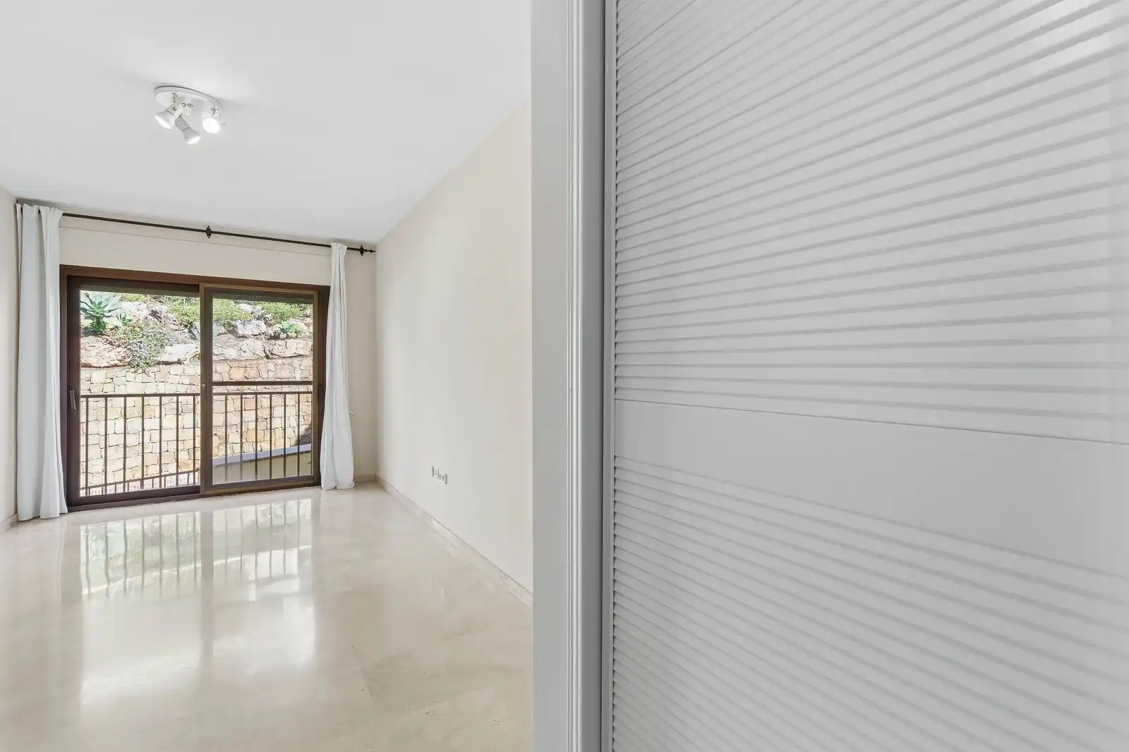 Dúplex en venda en Benahavís amb Aire condicionat, Terrassa i Piscina comunitària