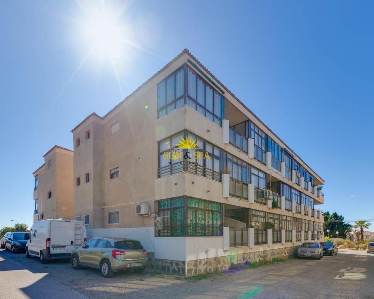 Vista exterior de Apartamento en venta en Torrevieja con Aire acondicionado, Calefacción y Terraza