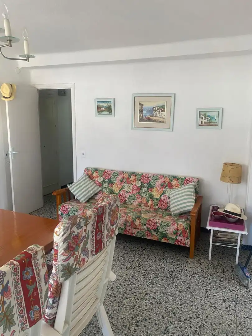 Sala de estar de Apartamento de alquiler en Torrevieja con Amueblado, Microondas y Balcón