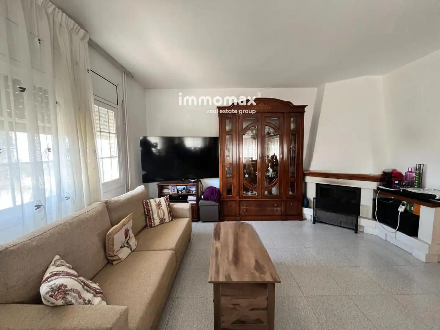 Sala d'estar de Casa o xalet en venda en Vilanova i la Geltrú amb Aire condicionat, Calefacció i Jardí privat