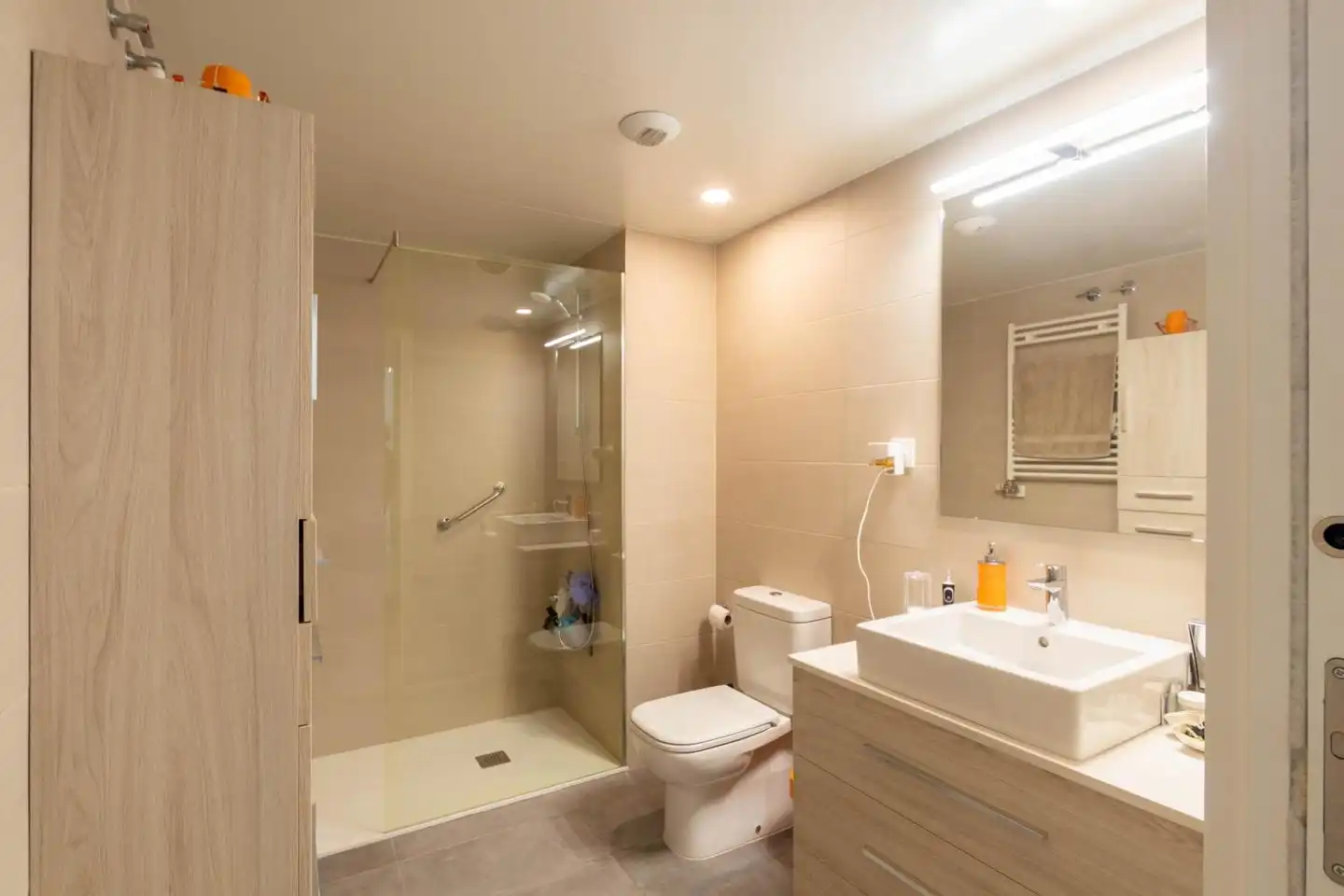 Baño de Piso en venta en Terrassa con Aire acondicionado, Calefacción y Parquet