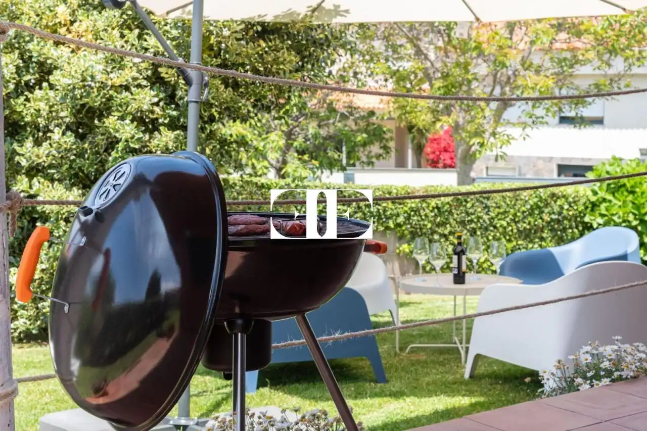 Terrassa de Casa o xalet de lloguer en Vigo  amb Calefacció, Jardí privat i Moblat