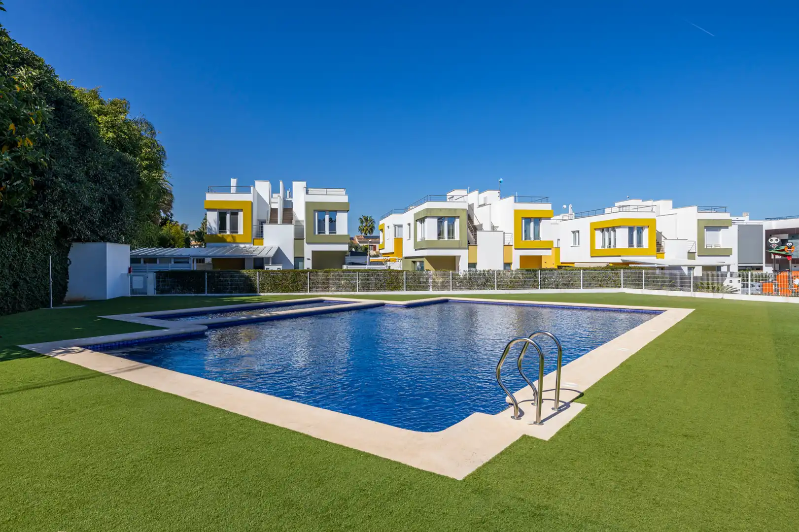 Casa aparellada amb piscina en venda a El Montgó, imagen 6