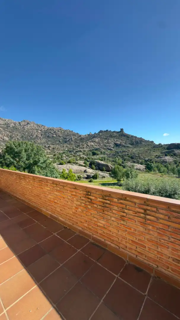 Terrassa de Casa o xalet en venda en Manzanares El Real amb Aire condicionat, Calefacció i Jardí privat