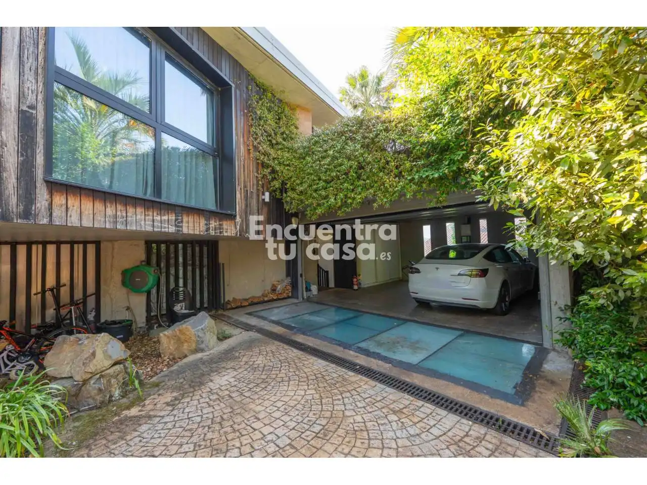 Jardí de Casa o xalet en venda en Donostia - San Sebastián  amb Jardí privat, Terrassa i Piscina