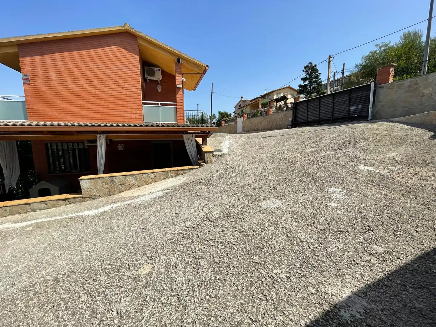 Aparcament de Casa o xalet en venda en Cervelló amb Aire condicionat, Calefacció i Jardí privat