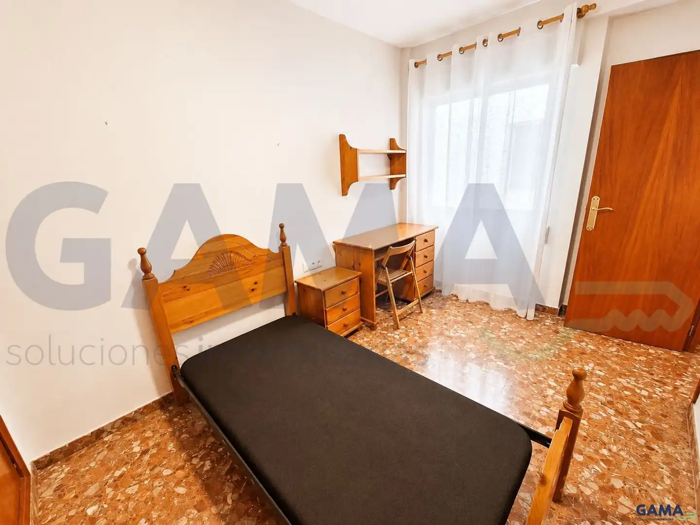 Bedroom of Houses for sale in Alzira  with Air Conditioner, Terrace and Storage room