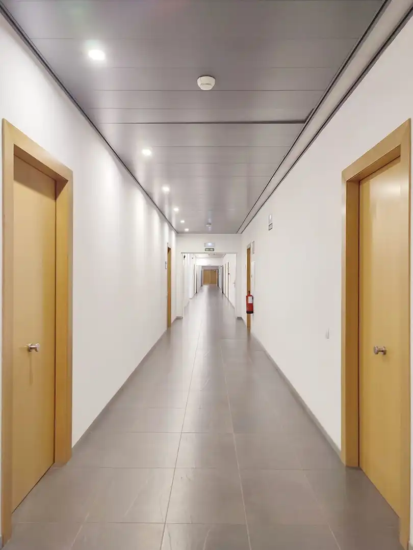 Büro zur Miete in Aranguren mit Klimaanlage, Heizung und Möbliert
