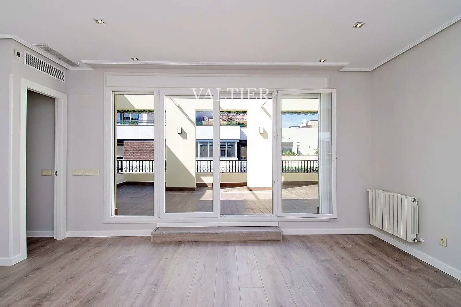 Balcony of Attic for rent in Madrid  with Air Conditioner and Terrace