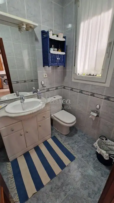 Badezimmer von Einfamilien-Reihenhaus zum Verkauf in Igorre mit Heizung, Privatgarten und Terrasse