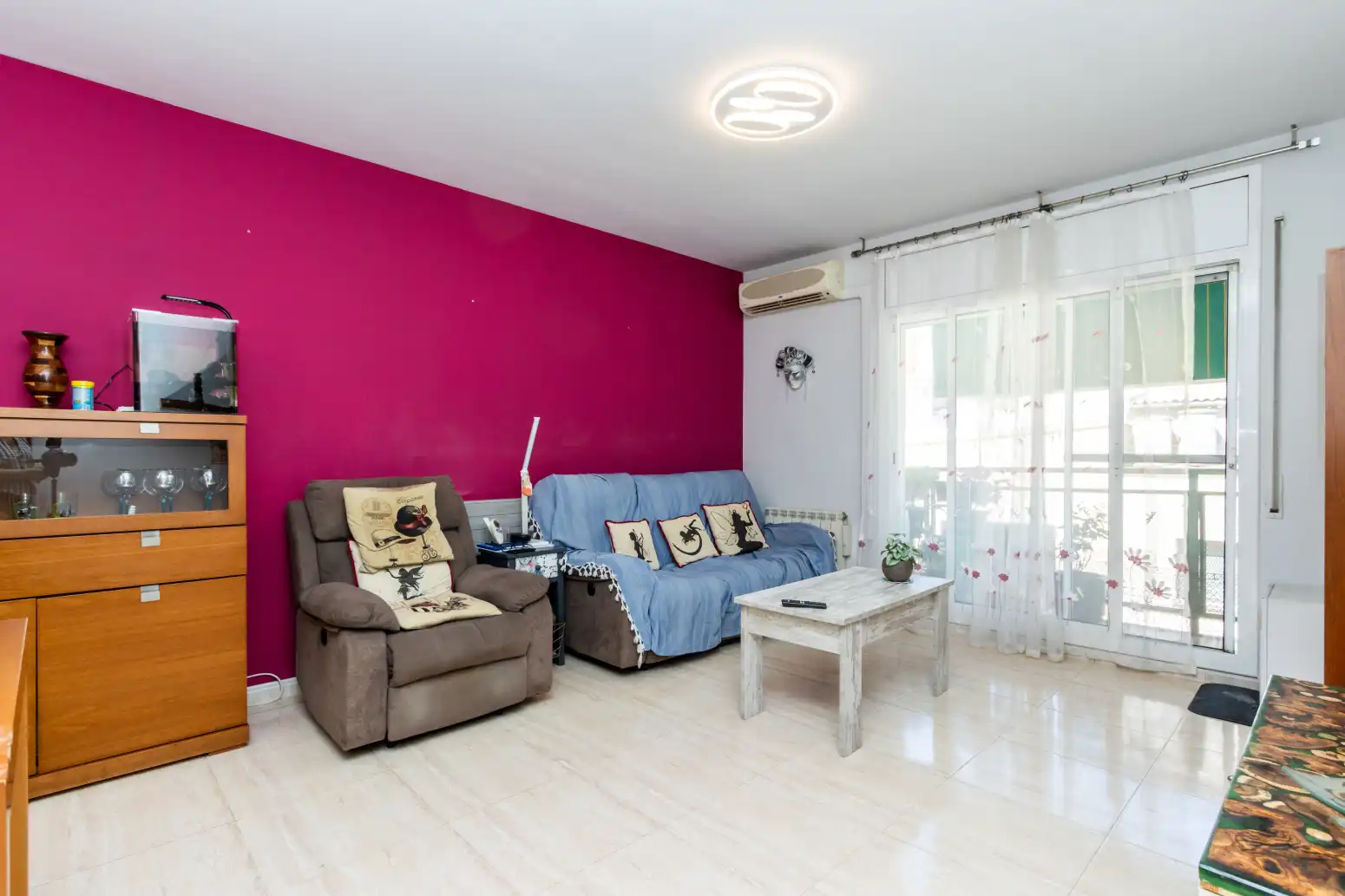 Living room of Flat for sale in Terrassa  with Air Conditioner, Heating and Parquet flooring