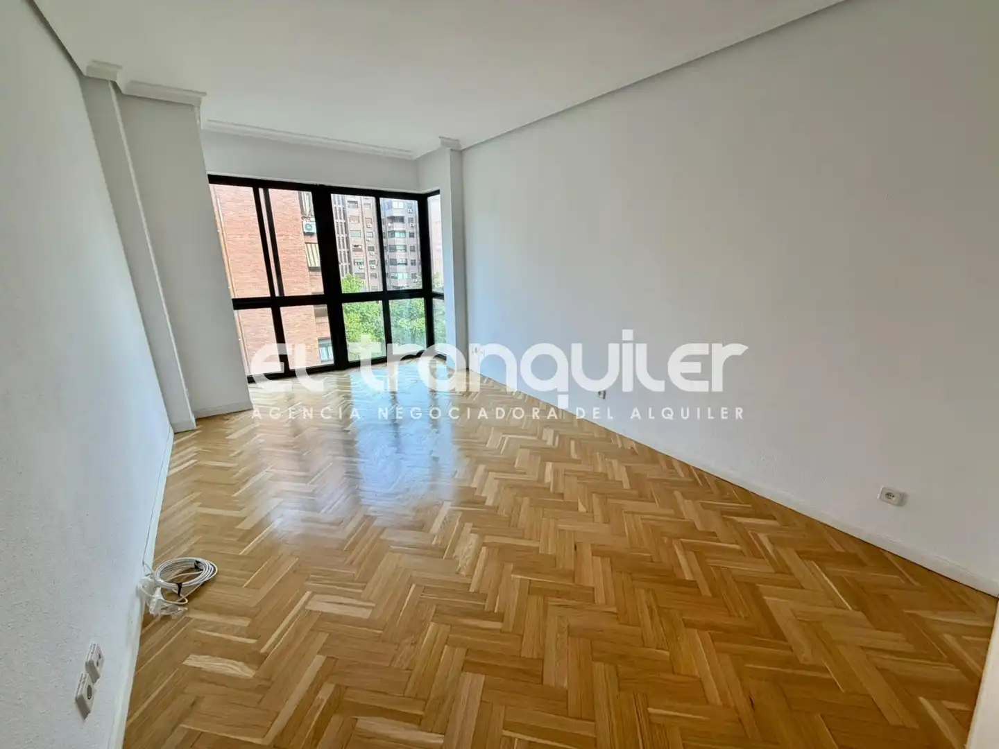 Flat for rent in Madrid  with Air Conditioner and Washing machine