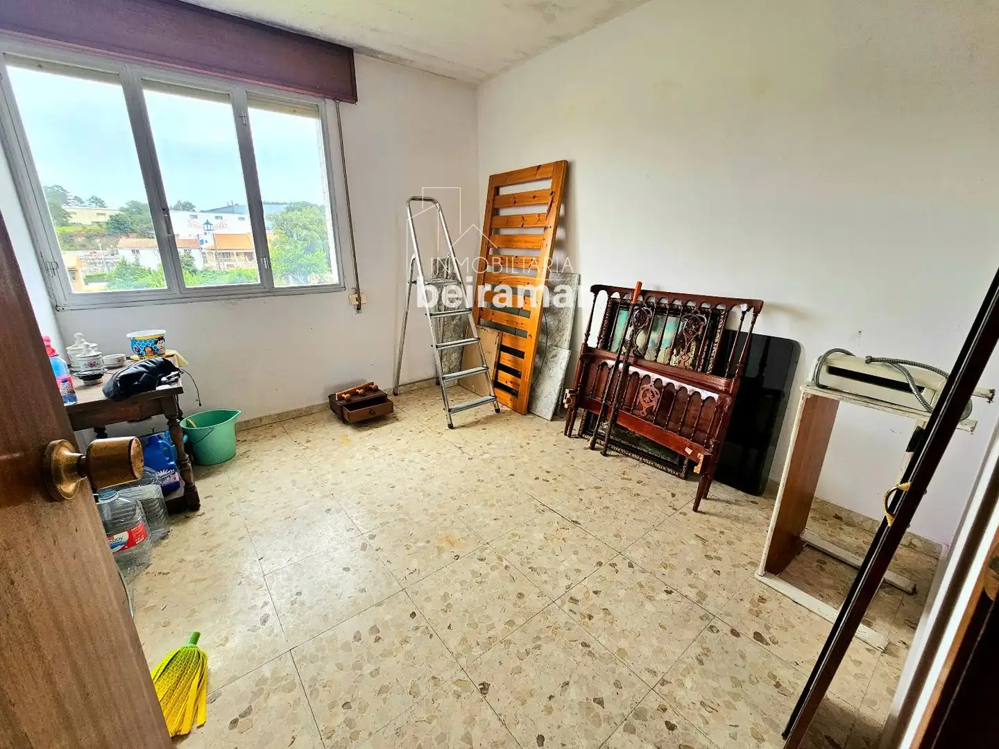 Habitación de Piso en venta en Ribeira con Calefacción y Trastero