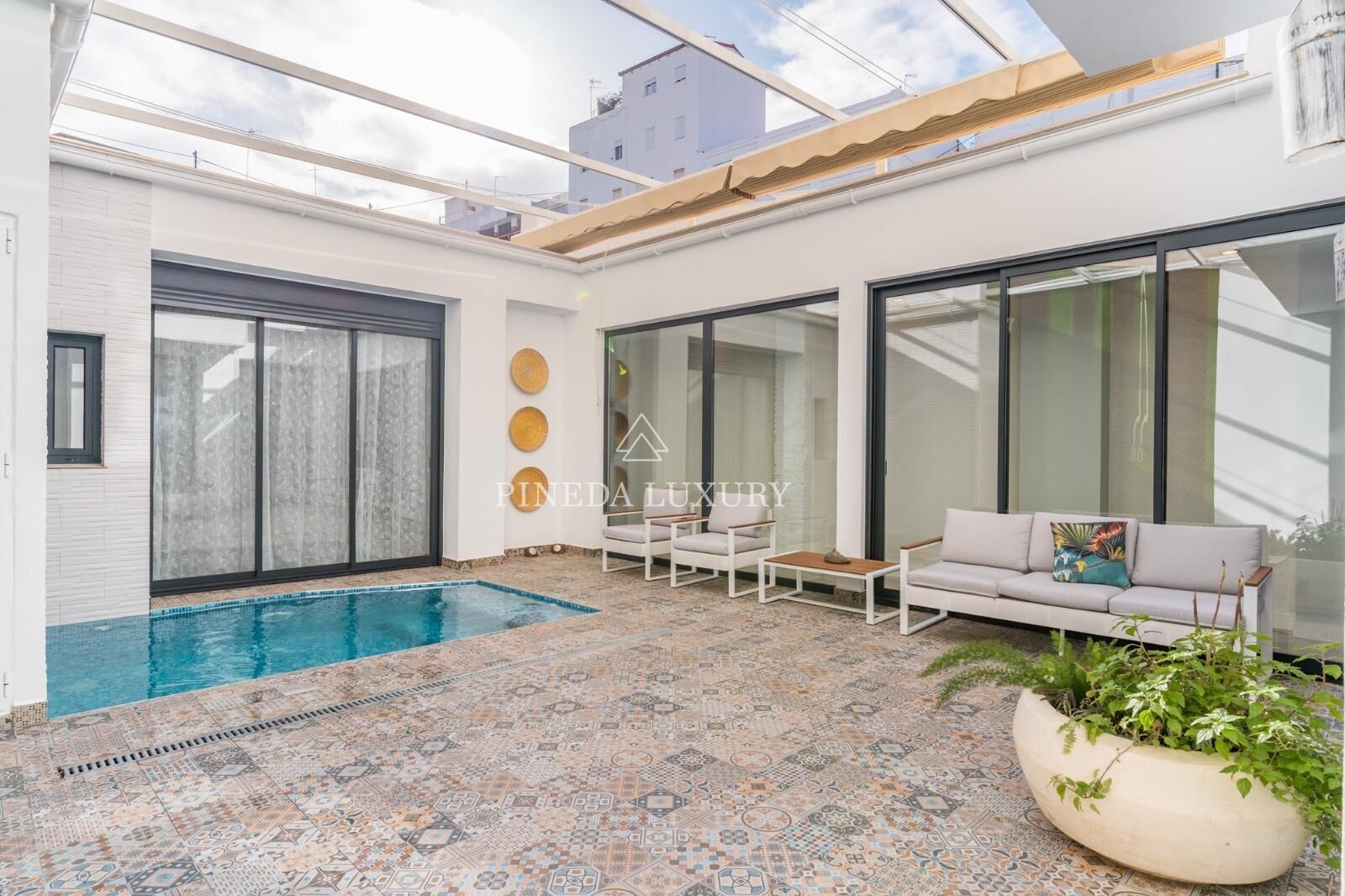 Terrace of Flat for sale in  Valencia Capital  with Air Conditioner and Swimming Pool