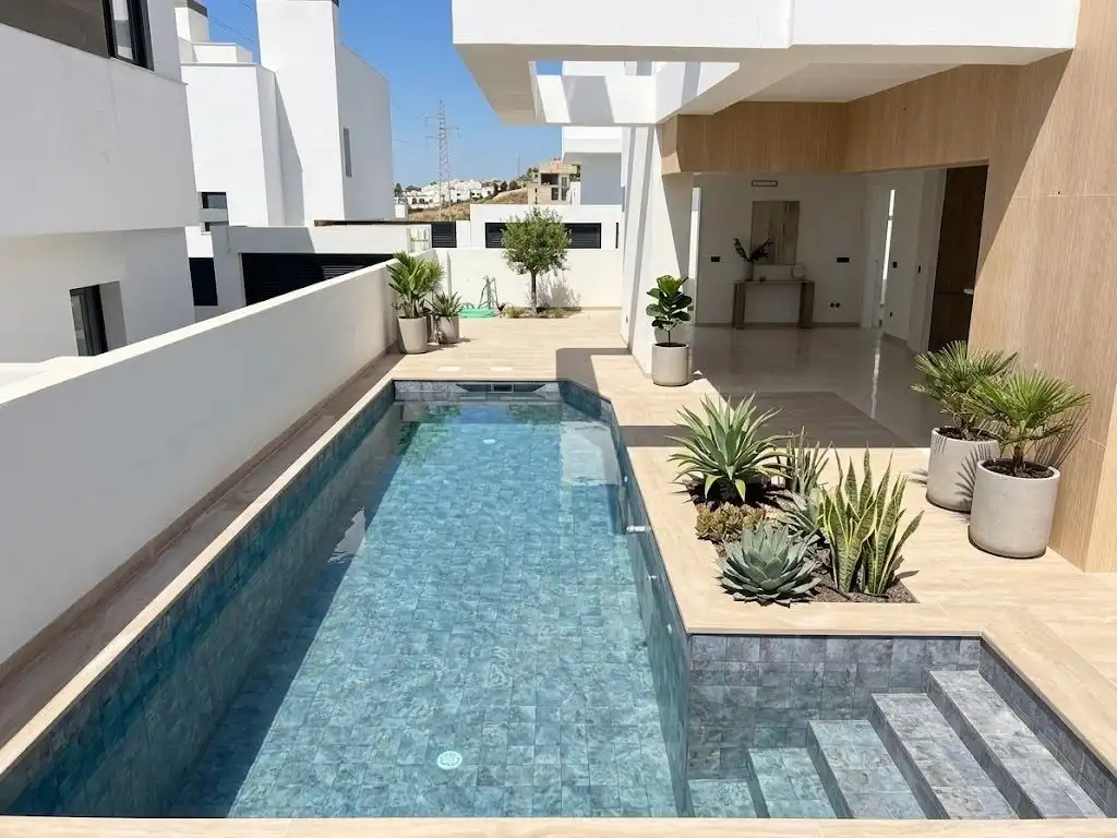 Piscina de Casa o chalet en venta en Nerja con Aire acondicionado, Jardín privado y Piscina