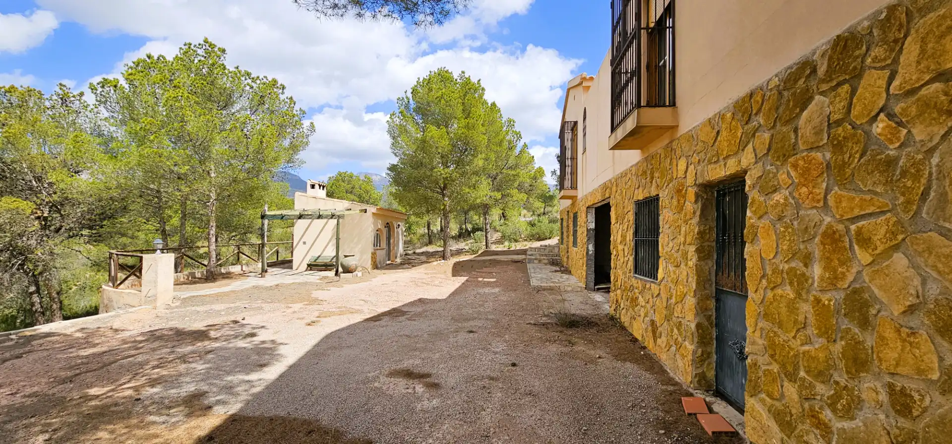 Vista exterior de Casa o xalet en venda en Aledo amb Jardí privat, Terrassa i Traster