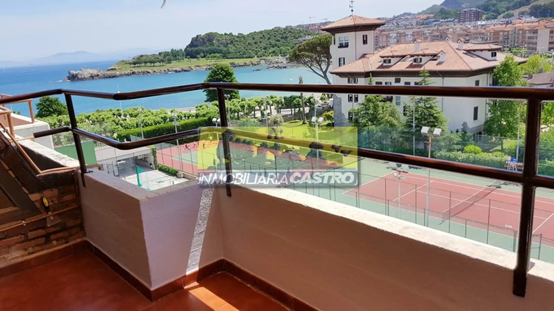 Terraza de Piso de alquiler en Castro-Urdiales con Amueblado