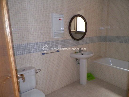 Bany de Apartament en venda en Malpartida de Cáceres amb Calefacció