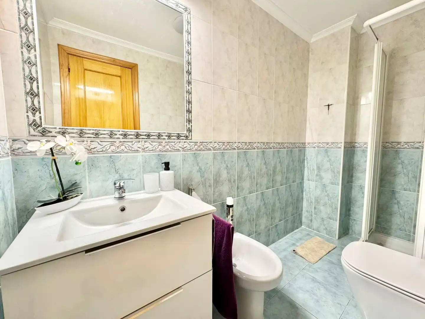 Baño de Planta baja de alquiler en Torrevieja con Aire acondicionado, Piscina y Amueblado