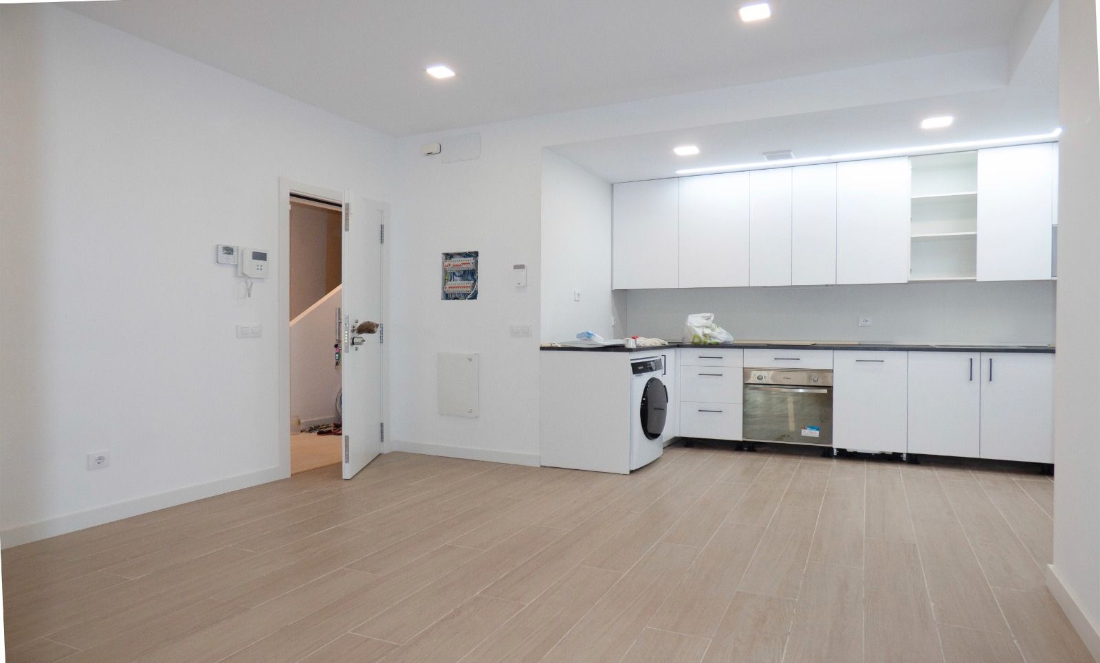 Kitchen of Flat for sale in Alcorcón  with Oven, Washing machine and Microwave