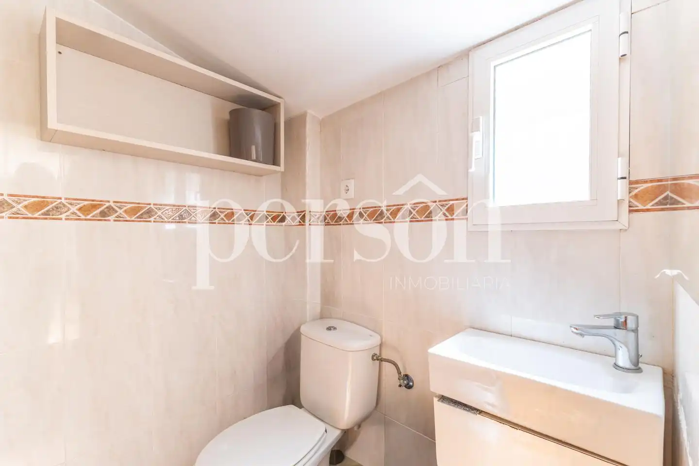 Kitchen of Study for rent in Valencia  with Air Conditioner, Parquet flooring and Terrace