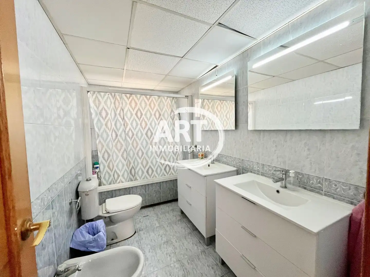 Bathroom of Houses for sale in L'Eliana  with Air Conditioner, Heating and Private garden