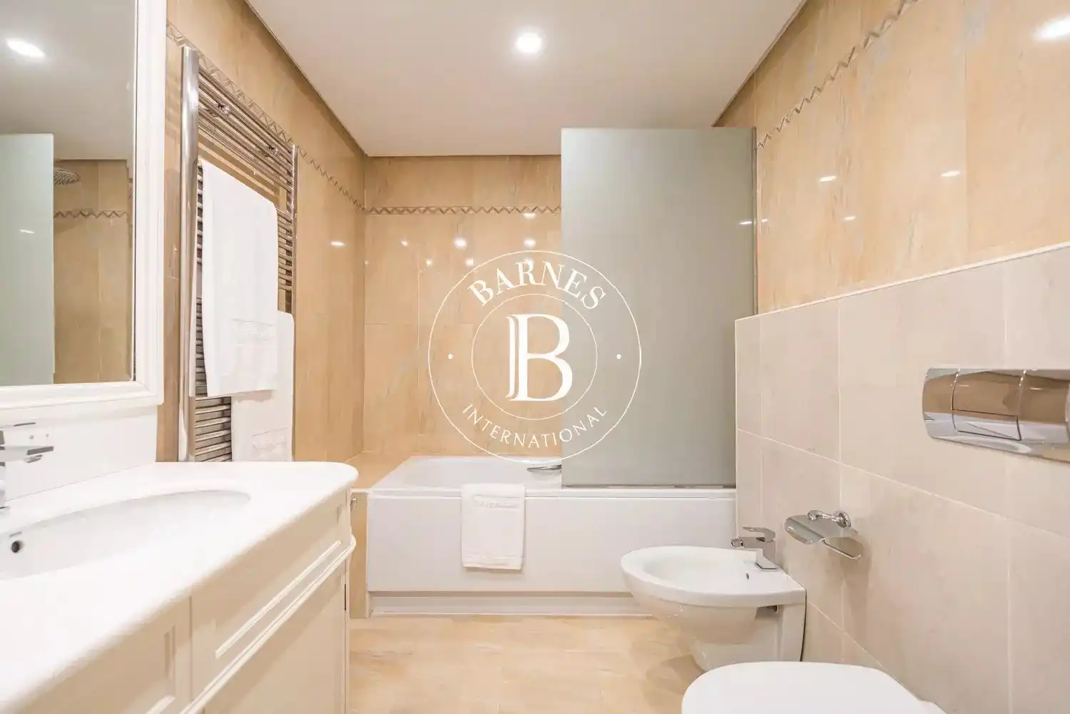 Badezimmer von Wohnung zur Miete in Tetuán