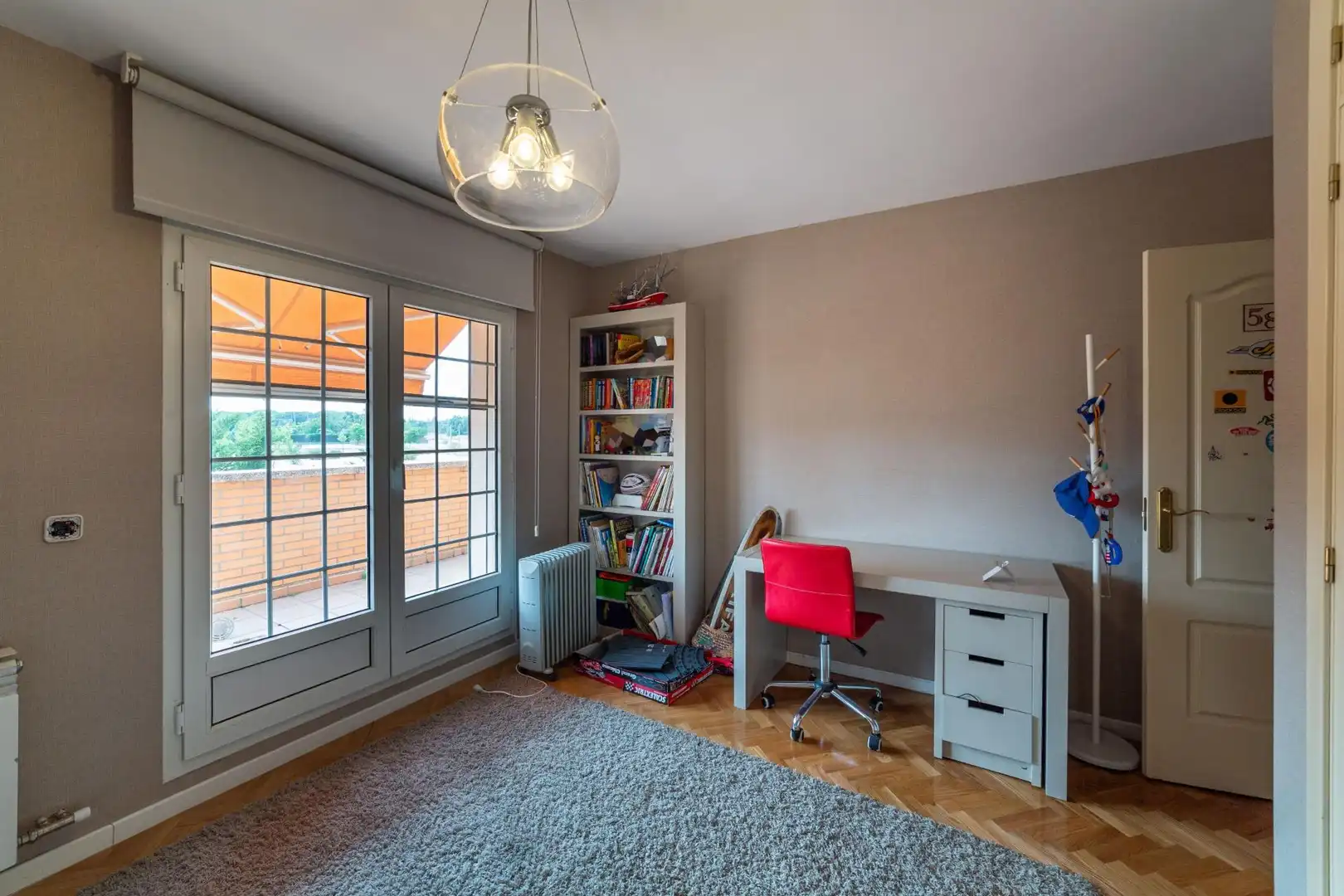 Habitación de Casa adosada en venta en Simancas con Calefacción, Jardín privado y Alarma