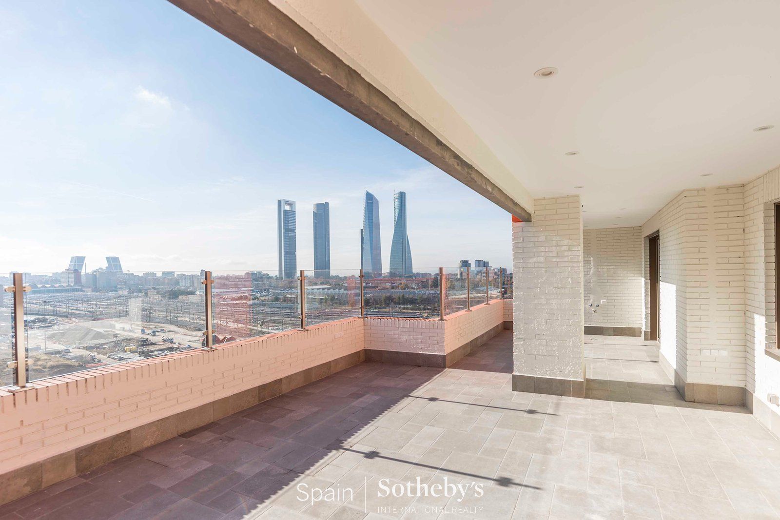 Terrace of Apartment for rent in  Madrid Capital  with Air Conditioner, Heating and Terrace