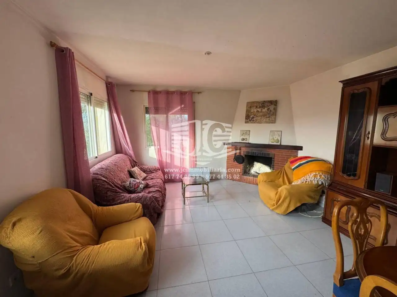 Sala de estar de Finca rústica en venta en Tortosa con Aire acondicionado, Jardín privado y Terraza