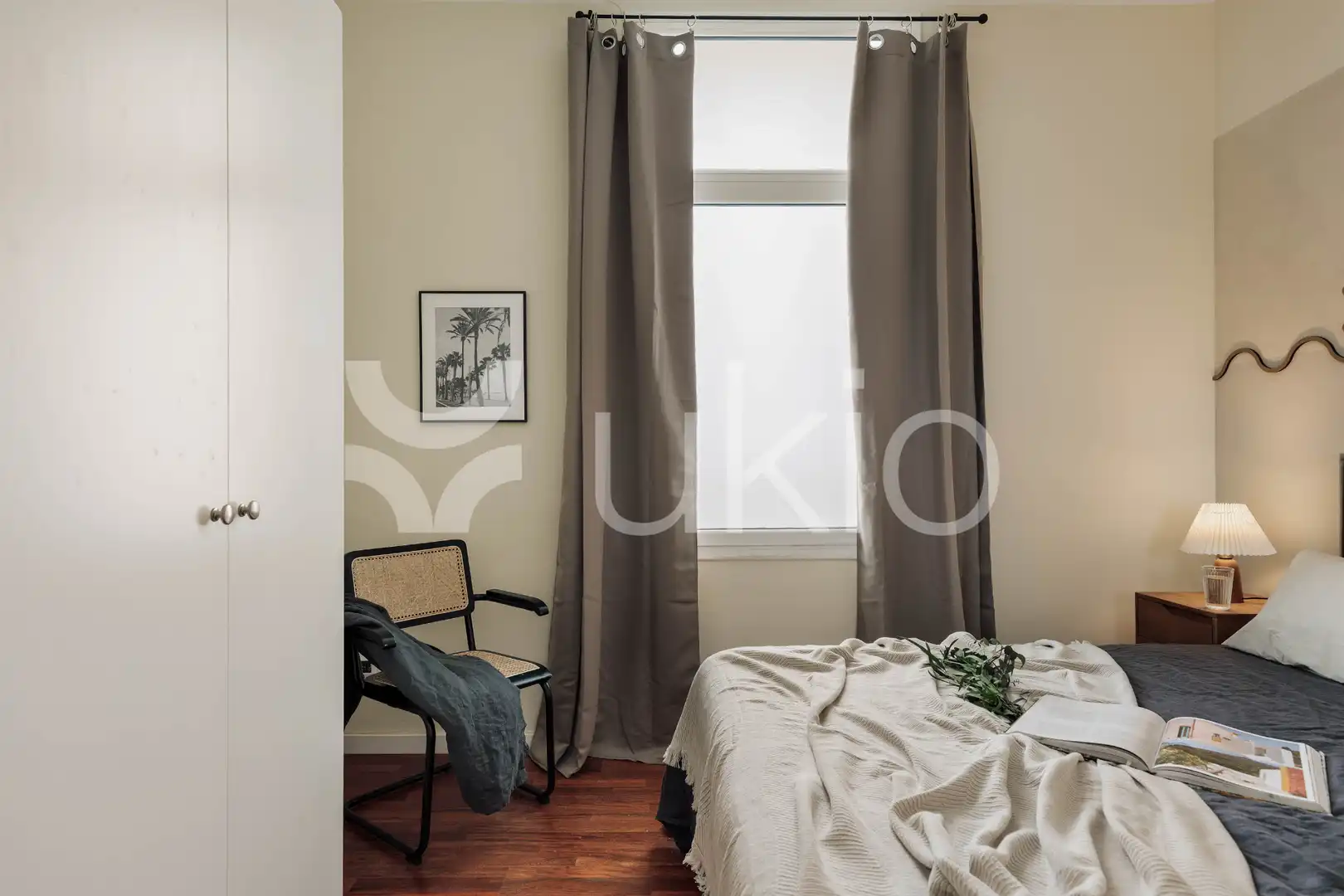Dormitori de Apartament de lloguer en Barcelona amb Aire condicionat, Calefacció i Moblat