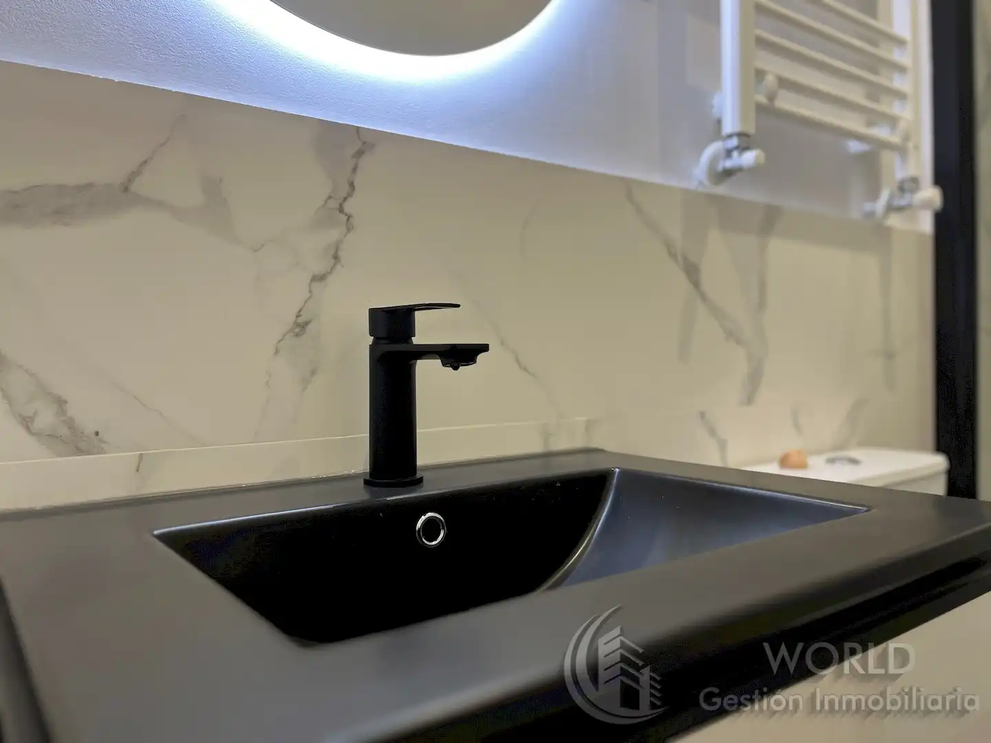 Badezimmer von Wohnung zum Verkauf in Madrid mit Klimaanlage, Heizung und Möbliert
