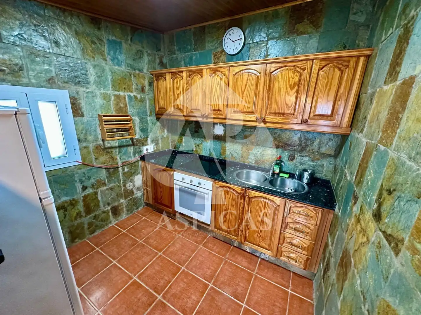 Cuina de Casa o xalet en venda en Valsequillo de Gran Canaria amb Jardí privat, Terrassa i Moblat