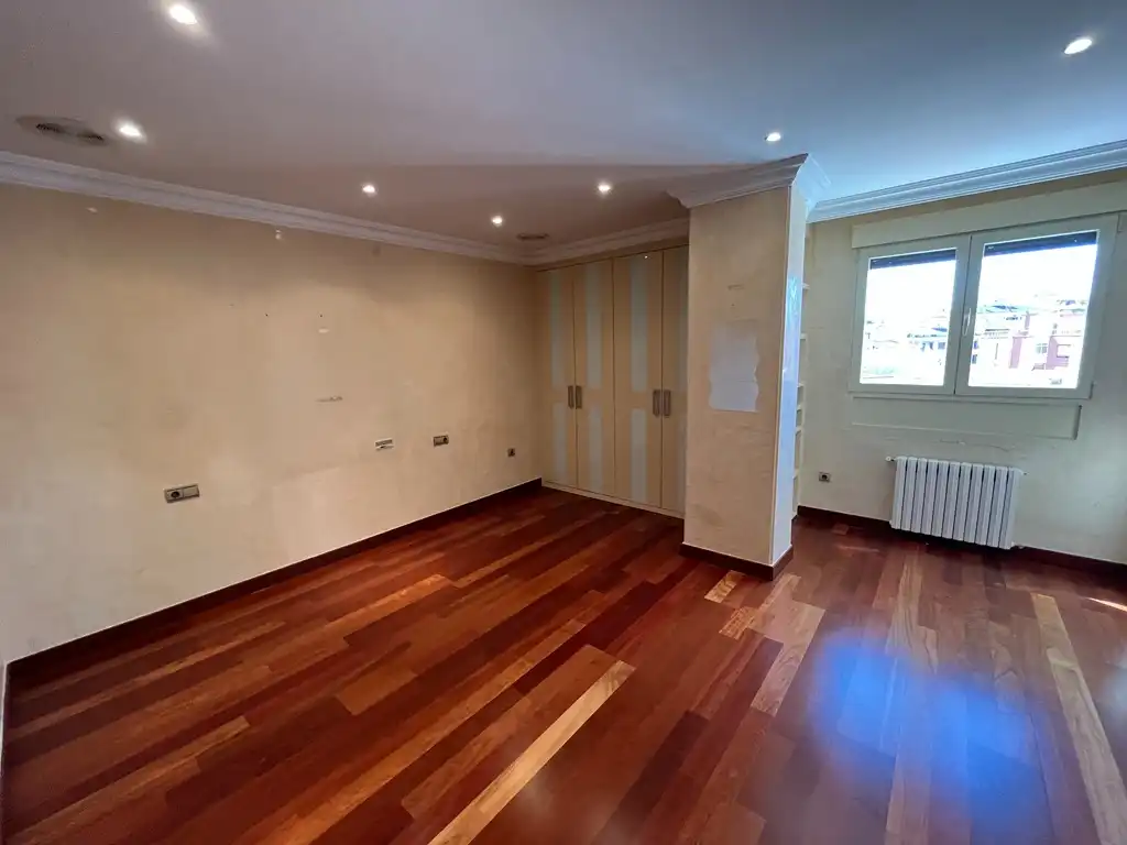 Flat for sale in Albacete  with Air Conditioner, Heating and Parquet flooring