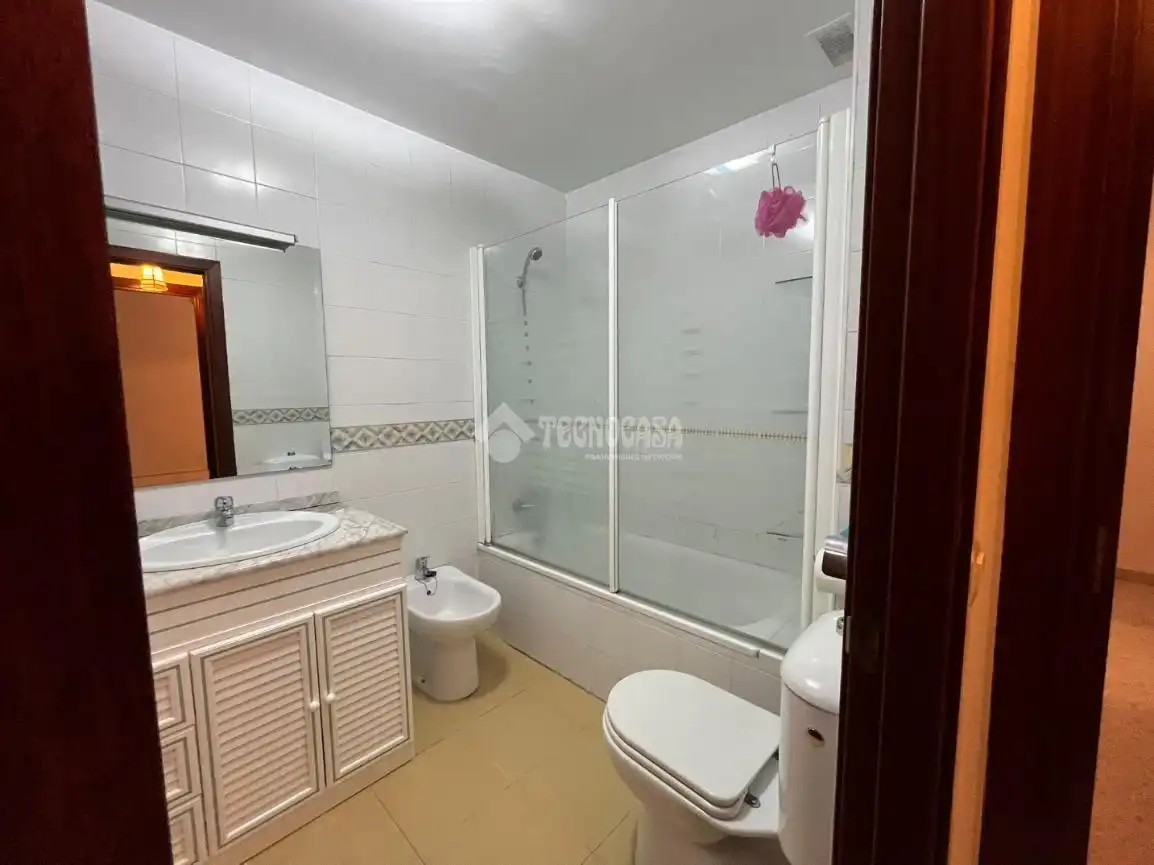 Baño de Piso en venta en Dos Hermanas con Trastero