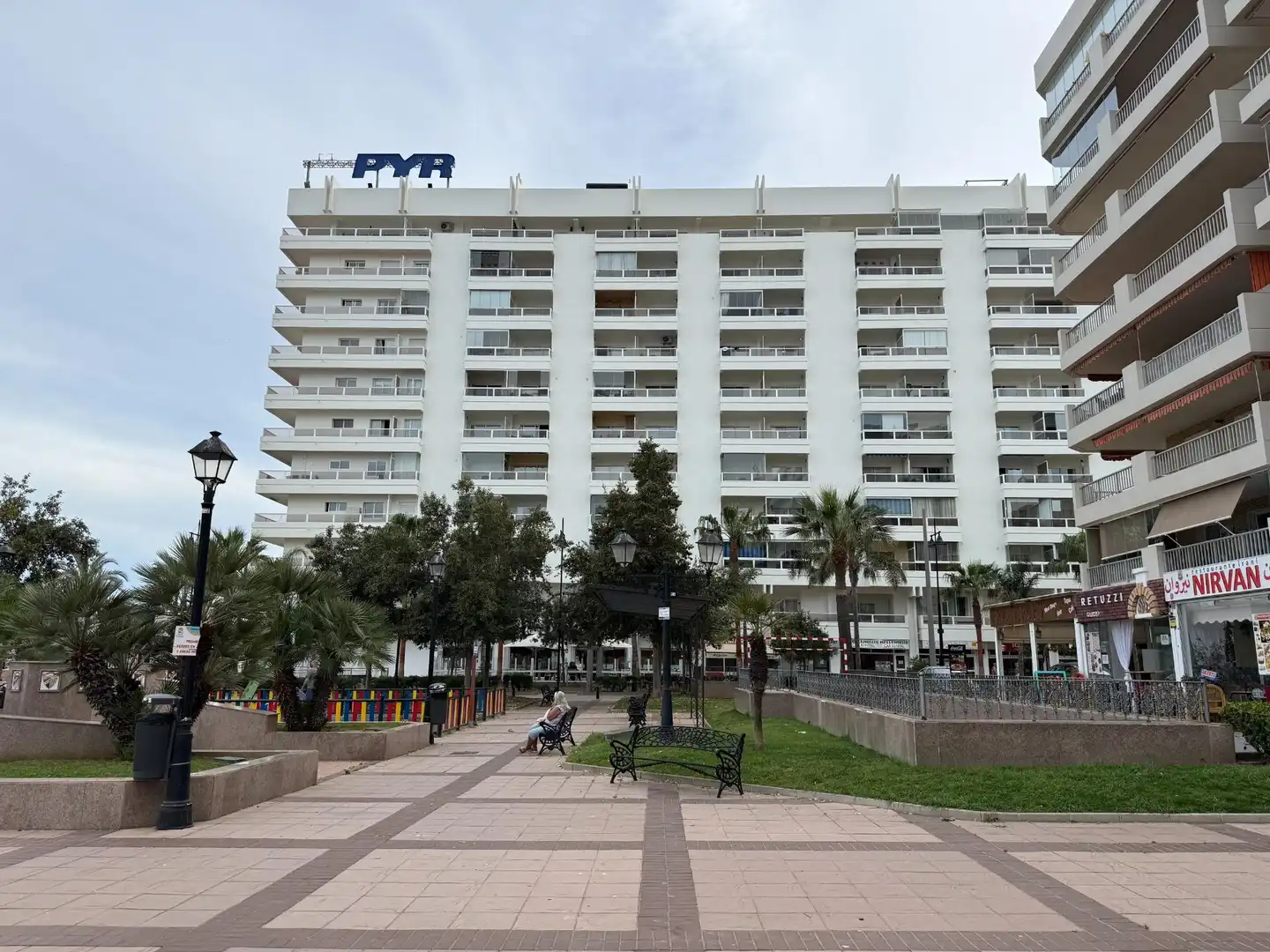 Vista exterior de Estudi en venda en Fuengirola amb Piscina comunitària
